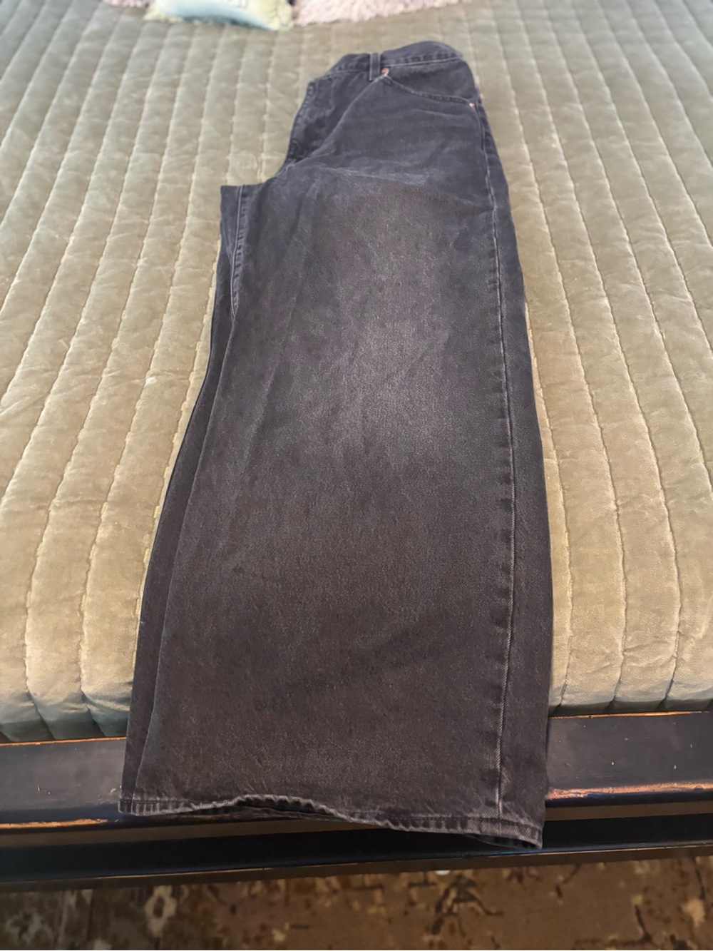 Levi’s Women’s wide leg black jeans